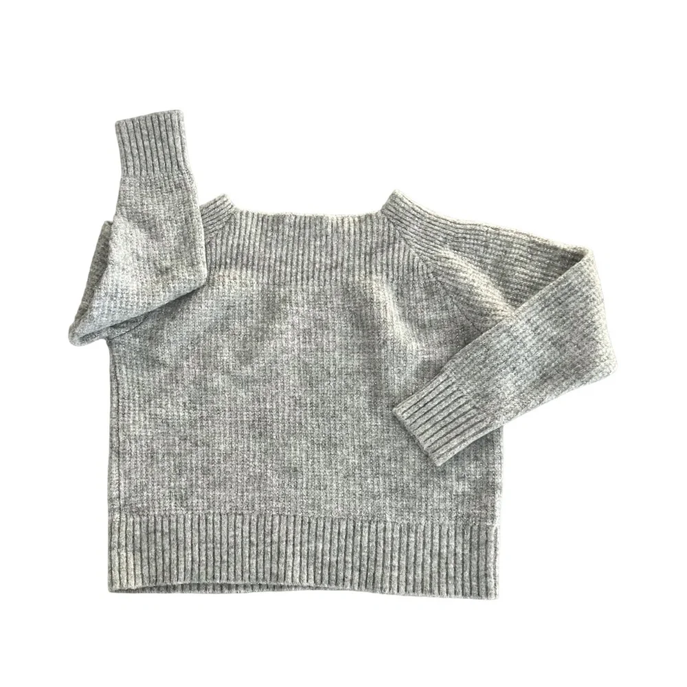 Chelsea28 Women’s gray Knit Metallic Ballet  Neck Pullover Sweater. Size M - Picture 3 of 11